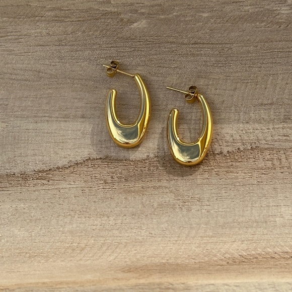 *SALE TODAY ONLY* Bellamy 18K Gold Plated Earrings - Picture 3 of 4